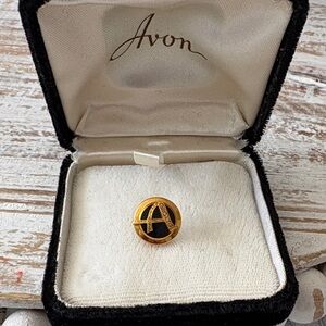 Vintage Avon 10K GF Presidents Club pin with velvet box.
